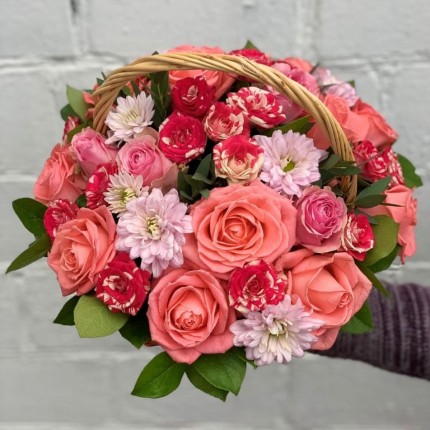 Корзина цветов "С любовью" - купить с доставкой в Камень-на-Оби